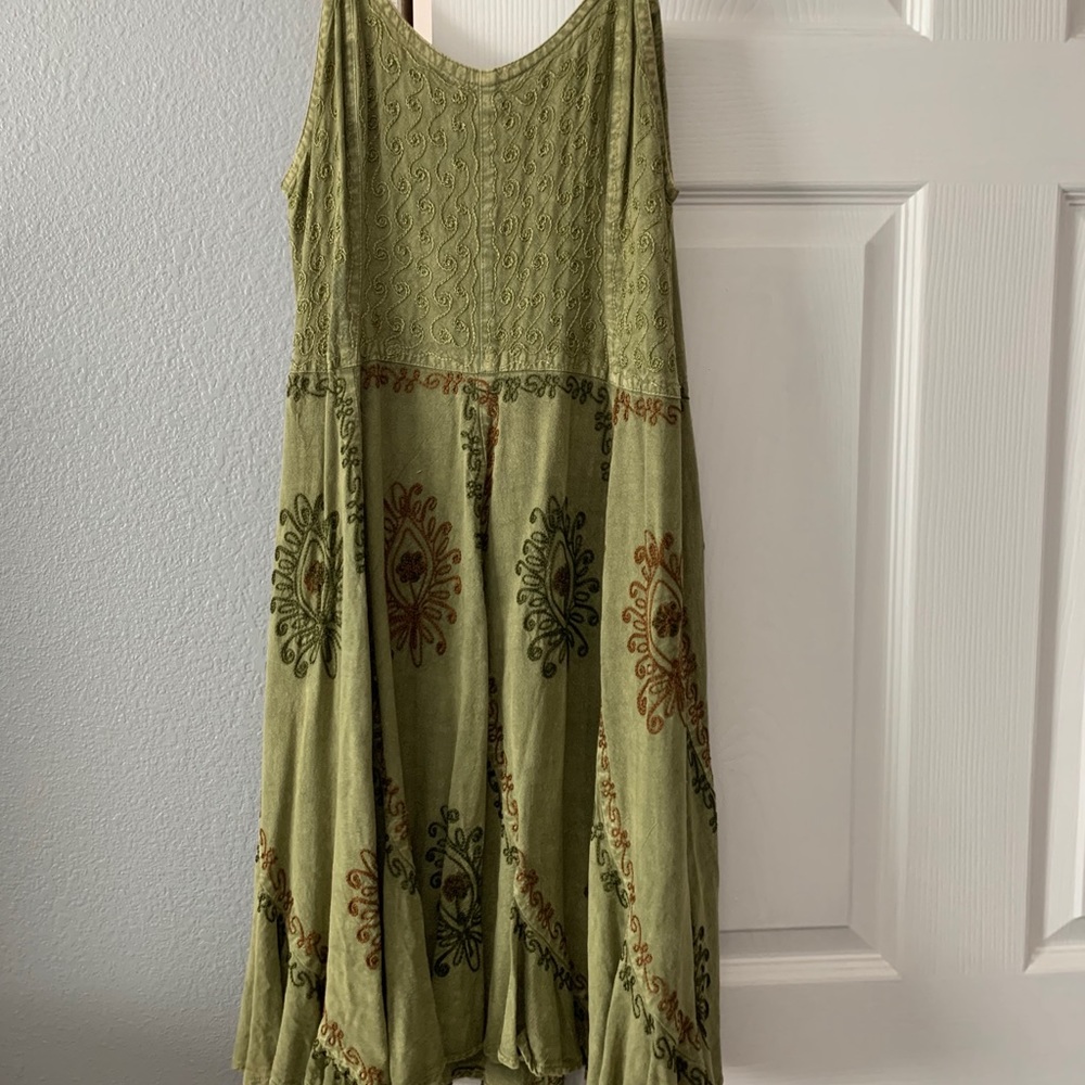 green dress